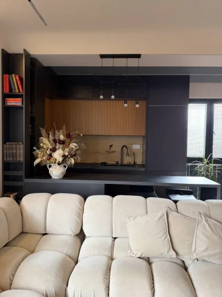 Tirane, jepet me qera apartament 2+1 Kati 7, 116 m² 325.000 € (RRUGA E DIBRES)