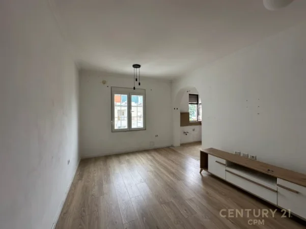 Tirane, jepet me qera 1+1 Kati 5, 69 m² 400 € (Myslym Shyri)