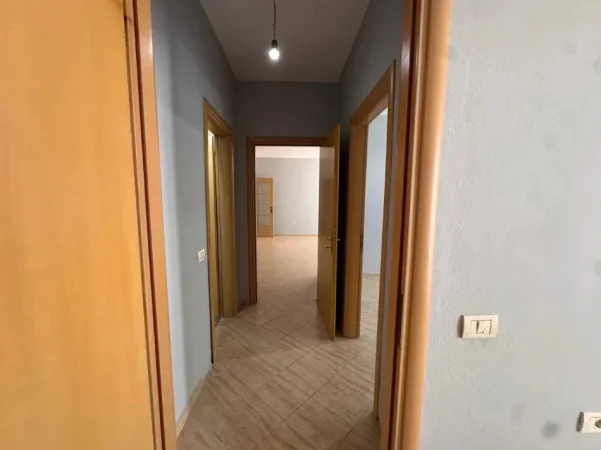 Tirane, jepet me qera apartament 2+1 Kati 1, 120 m² 450 € (Kodra e Diellit 1)
