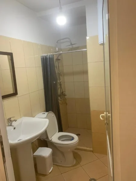 Tirane, jepet me qera apartament 1+1 Kati 5, 76 m² (Rruga teordor kuka)