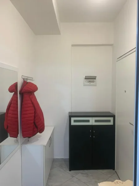 Tirane, jepet me qera apartament 1+1 Kati 5, 76 m² (Rruga teordor kuka)