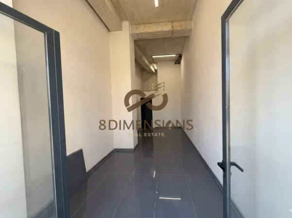 Tirane, jepet me qera dyqan Kati 0, 32 m² 450 € (astir)