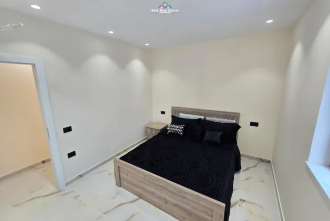Tirane, jepet me qera Vile 2+1 Kati 2, 80 m² 800 € (Rruga e Elbasanit)