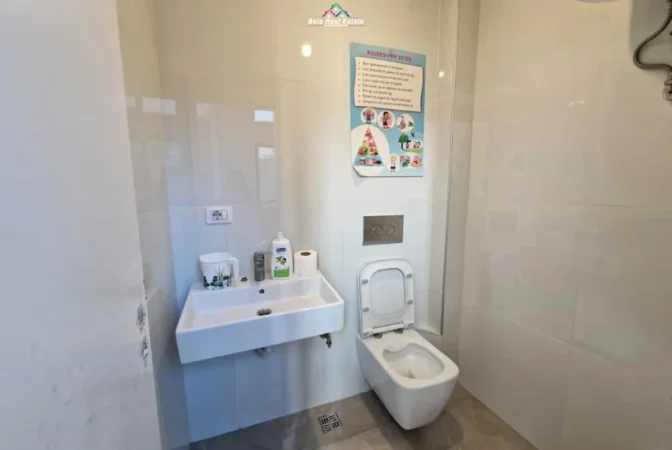 Tirane, jepet me qera dyqan Kati 0, 70 m² 700 € (rruga e dibres)