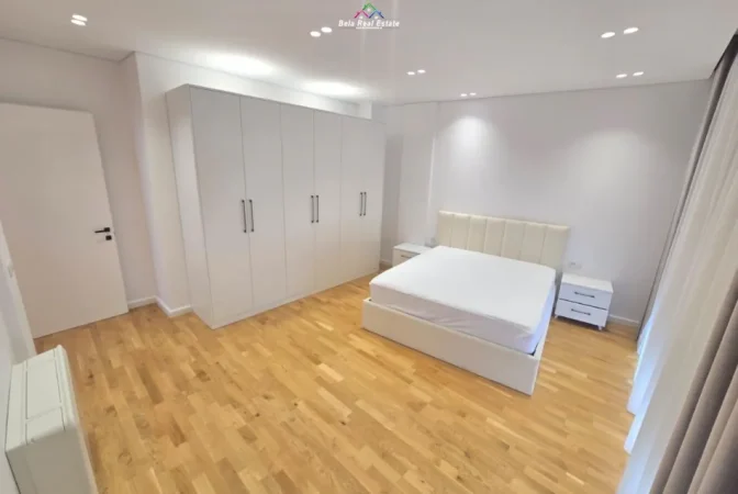 Tirane, jepet me qera Vile Kati 3, 290 m² 3.200 € (teg)