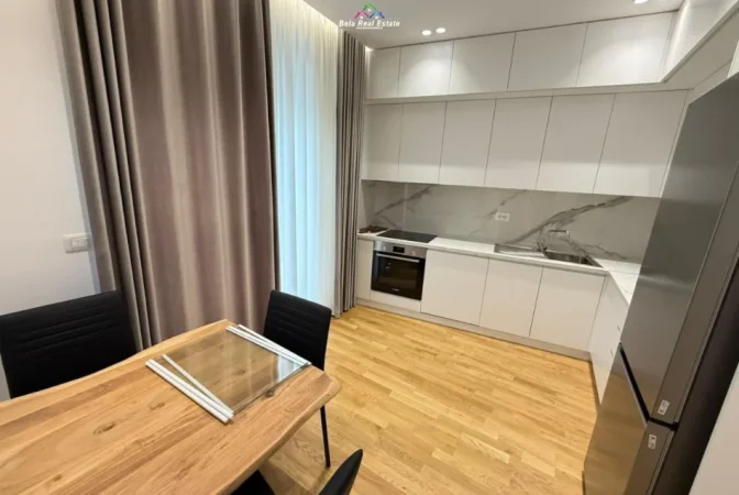 Tirane, jepet me qera Vile Kati 3, 290 m² 3.200 € (teg)