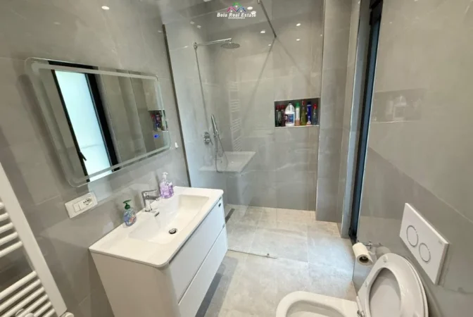 Tirane, jepet me qera Vile Kati 3, 290 m² 3.200 € (teg)