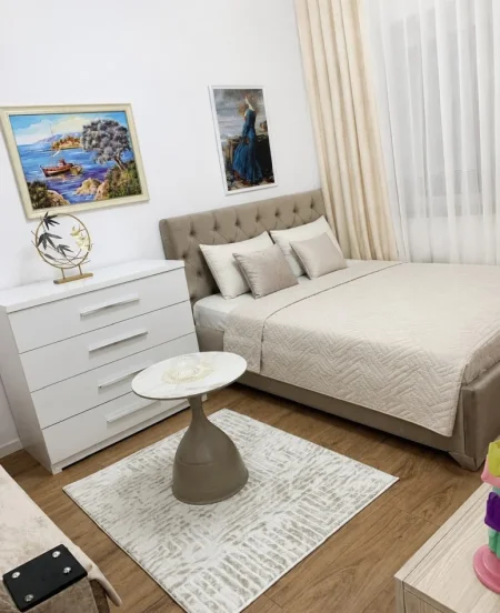 Tirane, jepet me qera apartament 1+1 Kati 2, 30 m² 370 € (Don Bosko)