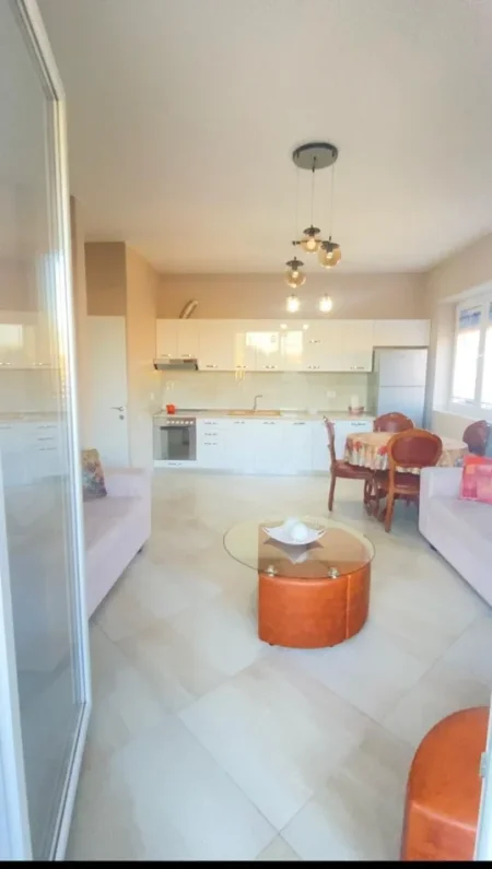 Tirane, jepet me qera apartament 2+1 Kati 2, 95 m² 600 € (Rruga e Dibres)