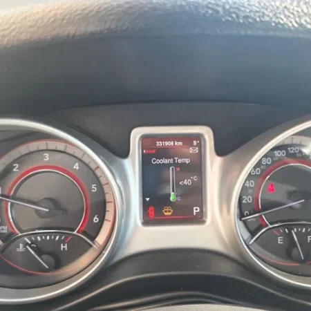 Tirane, shitet SUV Fiat Fremont 2015 2.0Automat Okazion 5000 Nafte, e bardhë automatik Klima 330.000 km 5.000 €
