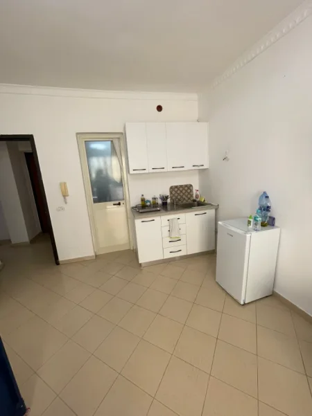 Durres, shitet nga Pronari, pa-komision garsonier Kati 2, 34 m² 49.000 € (majesticu ( koloseu))
