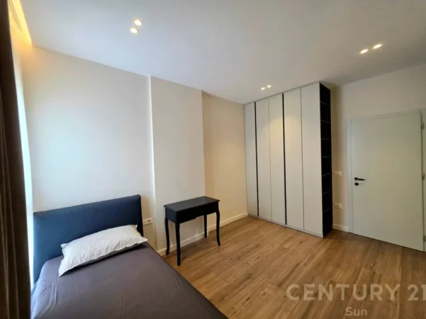 Tirane, jepet me qera apartament 2+1 Kati 3, 100 m² 1.200 € (komuna e parisit)