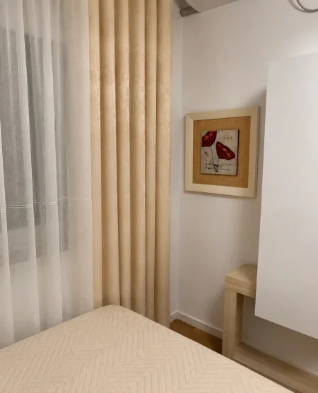 Tirane, jepet me qera apartament 1+1 Kati 2, 30 m² 370 € (Don Bosko)