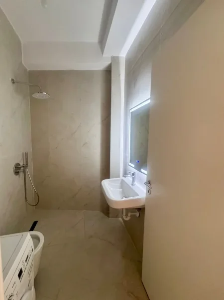 Tirane, jepet me qera apartament 1+1 Kati 7, 50 m² 430 € 