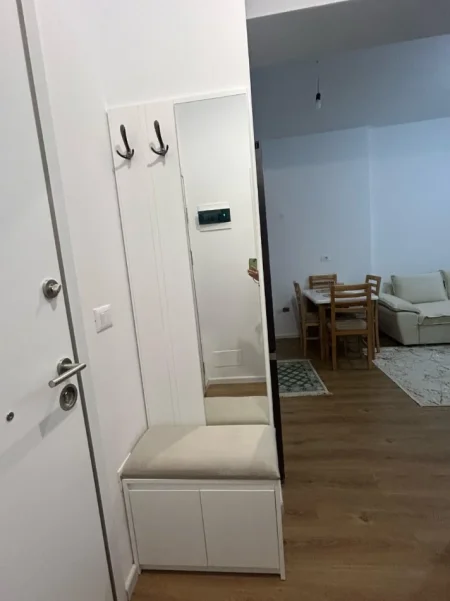 Tirane, jepet me qera apartament 1+1 , 55 m² 380 € 