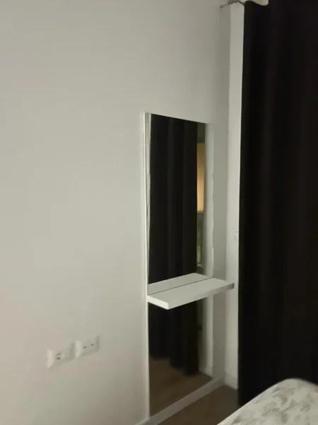 Tirane, jepet me qera apartament 1+1 , 55 m² 380 € 