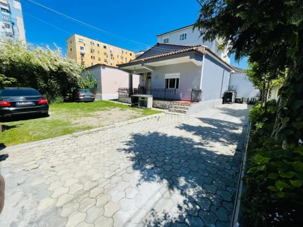 Tirane, jepet me qera nga Pronari, pa-komision shtepi 1+1 Kati 1, 400 € (Beniamin Kruta)