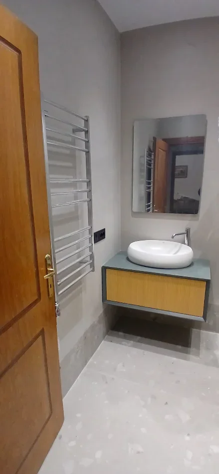 Tirane, jepet me qera apartament 1+1 Kati 7, 68 m² (Te NSHRAK)