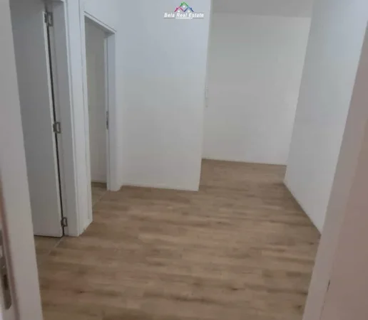 Tirane, jepet me qera apartament Kati 4, 102 m² 620 € (Rruga Ali Demi)