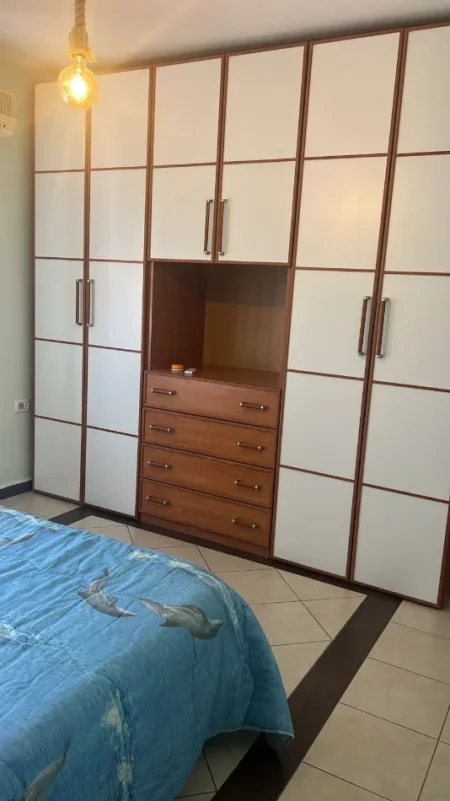 APARTAMENT 1+1 ME QIRA  500 € TE  RRUGA KAVAJES