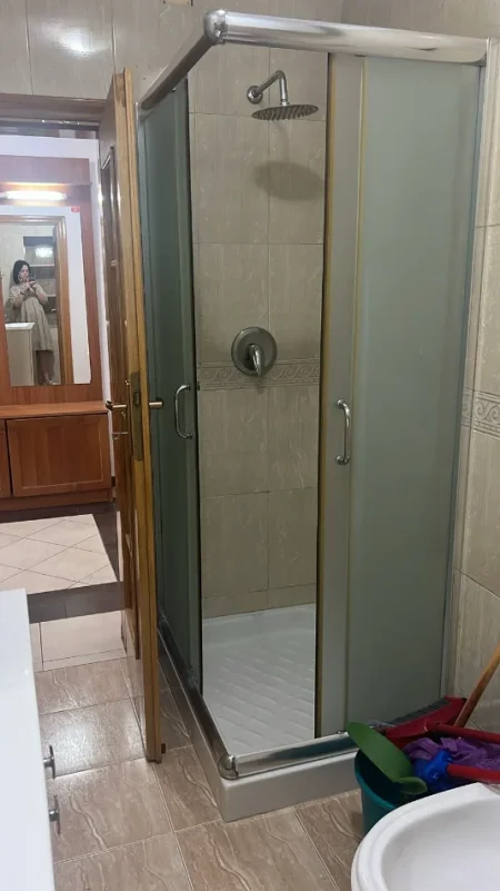APARTAMENT 1+1 ME QIRA  500 € TE  RRUGA KAVAJES