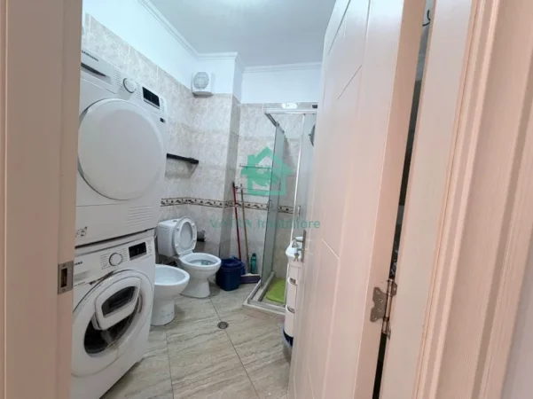 Tirane, shitet apartament 2+1 Kati 5, 94 m²
