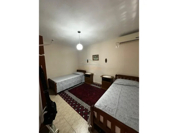 Tirane, jepet me qera apartament 1+1 Kati 3, 42 m² 450 € (Rruga e Elbasanit)