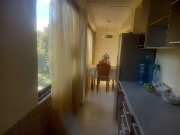 Tirane, jepet me qera apartament 2+1 Kati 2, 90 m² 600 € (21 Dhjetori)