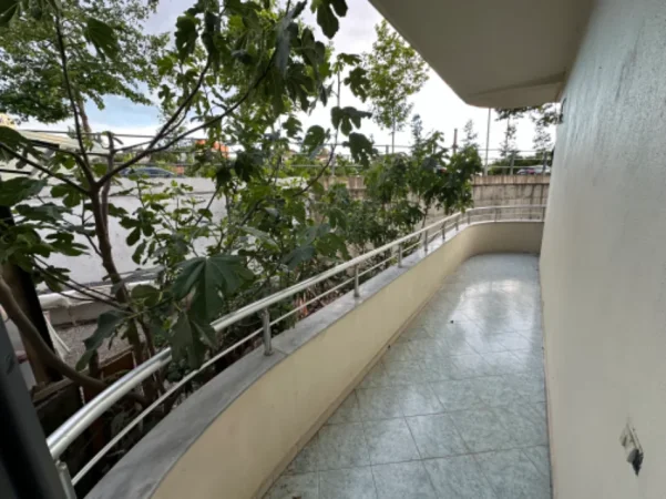 Tirane, jepet me qera garsonier Kati 1, 35 m² 200 € (Rrethi i Shkozes)