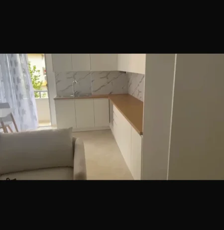 Tirane, jepet me qera apartament 1+1 Kati 3, 65 m² 400 € (Astir prane Kompleksit Fratari)
