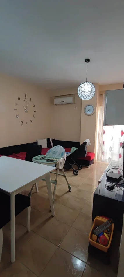 Tirane, jap me qera apartament 2+1 Kati 2, 70 m² 350 € (Ish Restorant Qesaraka ne Fresk)