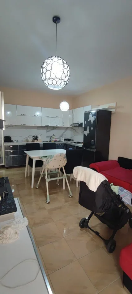 Tirane, jap me qera apartament 2+1 Kati 2, 70 m² 350 € (Ish Restorant Qesaraka ne Fresk)