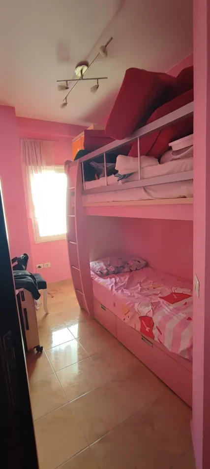 Tirane, jap me qera apartament 2+1 Kati 2, 70 m² 350 € (Ish Restorant Qesaraka ne Fresk)