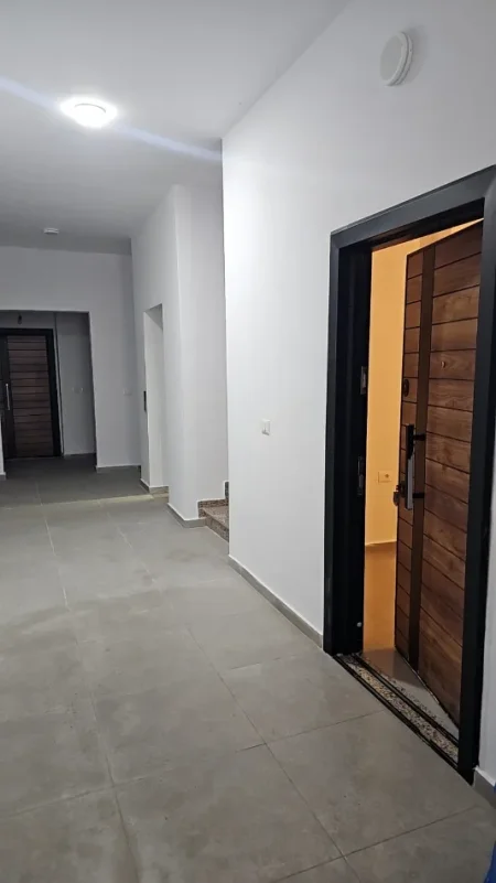 Sarande, shitet garsonier Kati 1, 40 m² 49.000 € (SARANDE, OKAZION)