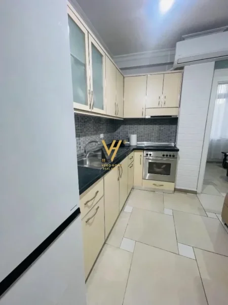 Tirane, jepet me qera apartament 2+1+Ballkon Kati 7, 95 m² 620 € (ASTIR)