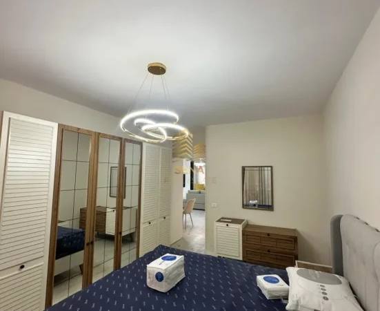 Tirane, jepet me qera apartament 3+1+Ballkon Kati 3, 130 m² 1.200 € (Komuna e Parisit)