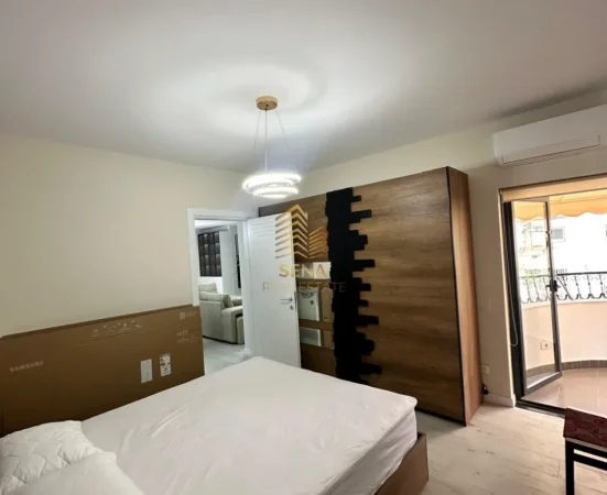 Tirane, jepet me qera apartament 3+1+Ballkon Kati 3, 130 m² 1.200 € (Komuna e Parisit)