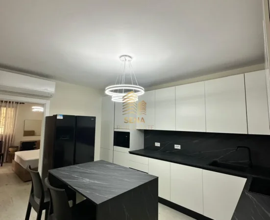 Tirane, jepet me qera apartament 3+1+Ballkon Kati 3, 130 m² 1.200 € (Komuna e Parisit)