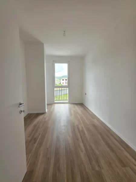 Tirane, shitet apartament 2+1+Ballkon Kati 2, 79 m² 141.714 € (Sauk i Vjetër)