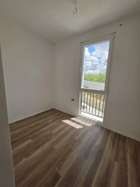 Tirane, shitet apartament 2+1+Ballkon Kati 2, 80 m² 144.072 € (Sauk i Vjetër)