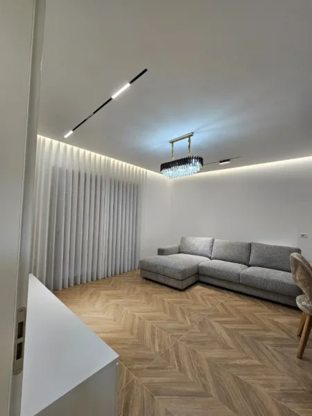 Tirane, shitet apartament 3+1+Aneks+Ballkon Kati 1, 130 m² 311.856 € (oasis)