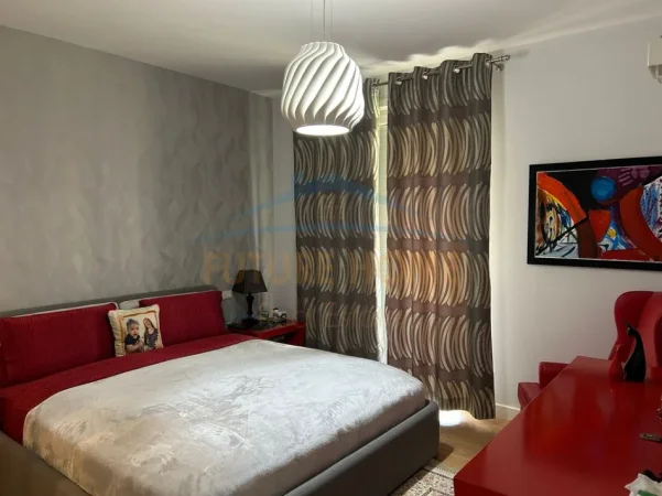 Tirane, shitet apartament 3+1+3+2 Garazhe+Ballkon Kati 3, 167 m² 490.000 € (Kodra e Diellit)