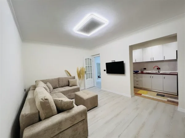 Tirane, shitet apartament 1+1 Kati 4, 65 m² 206.000 € (Rruga Gjik Kuqali)