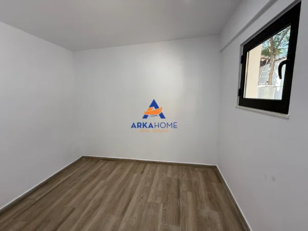 Tirane, jepet me qera ambjent biznesi Kati 0, 60 m² 841 € 