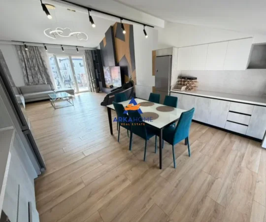 Tirane, jepet me qera Vile 2+1+Ballkon Kati 0, 200 m² 1.500 € 