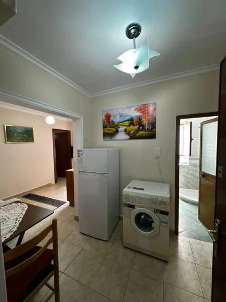 Shqiperi, jepet me qera apartament 1+1+Ballkon Kati 3, 42 m² 450 € (Shkolla e Baletit)