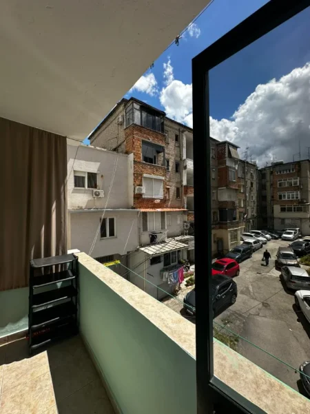 Shqiperi, jepet me qera apartament 1+1+Ballkon Kati 3, 42 m² 450 € (Shkolla e Baletit)