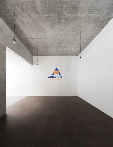 Tirane, jepet me qera ambjent biznesi Kati 4, 77 m² 1.051 € 