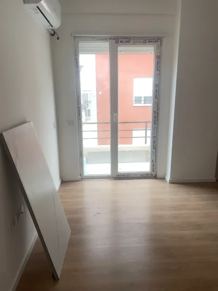 Tirane, jap me qera apartament 1+1 Kati 3, 90 m² 450 € (Selite)