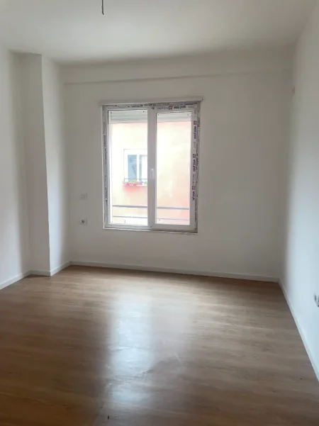 Tirane, jap me qera apartament 1+1 Kati 3, 90 m² 450 € (Selite)